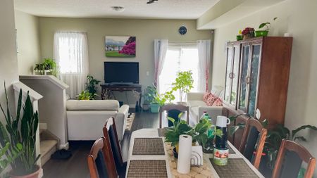 Spacious 3 Bedroom Townhome In Kintalla Of Redstone!! - Photo 3