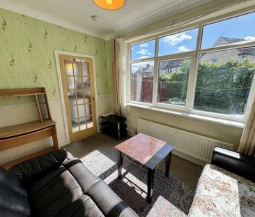 Giles Avenue, Tang Hall - P1849 - Photo 2