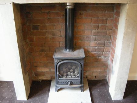 2 bedroom terraced house to rent - Photo 2