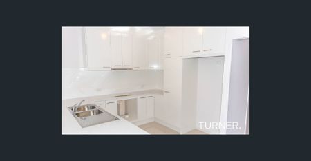 Spacious 3 bedroom family home in great location - Photo 2