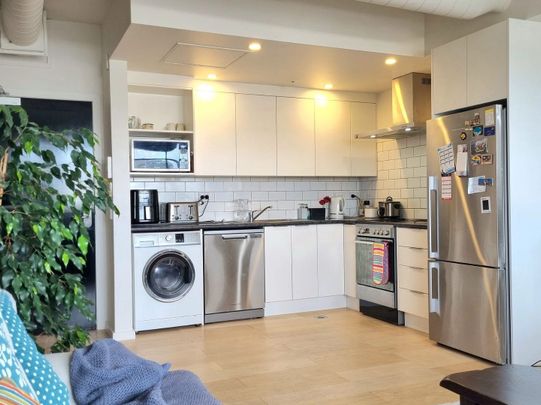 Prime Location - 4-Bedroom Home in Thorndon Quay, Pipitea - Photo 1