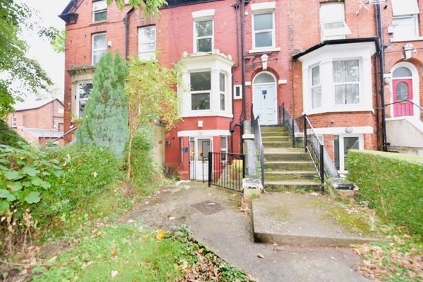1 bedroom Flat in Victoria Road, Leeds - Photo 1