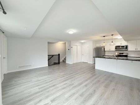 For Lease - 417 Pilot Private, Kanata, Ontario - Photo 2