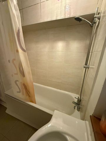 4 bedroom flat share to rent - Photo 2