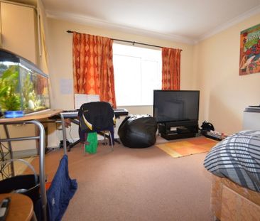 Queens Court, Queens Road, Slough,SL1 - Photo 4