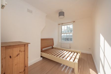 1 Bed Flat, Seldon House, SW8 - Photo 2
