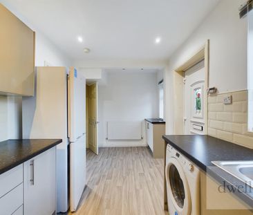 3 bedroom semi-detached house to rent - Photo 4