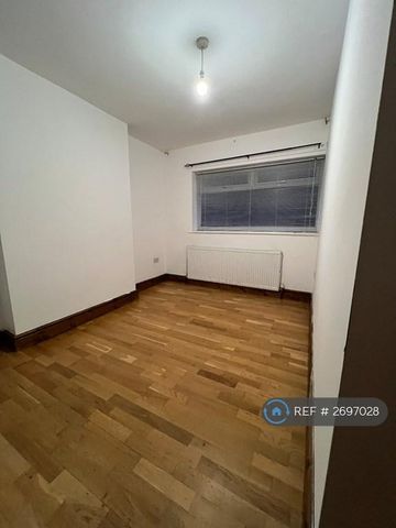 3 bedroom detached house to rent - Photo 3