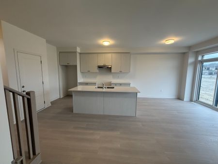 For Lease - 103 Sanderson Drive, Kawartha Lakes, Ontario - Photo 3