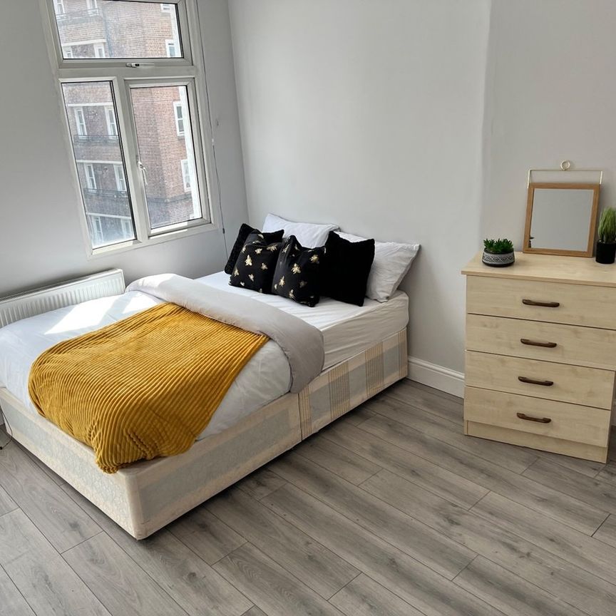 Room in a Shared Flat, Homerton High Street, E9 - Photo 1