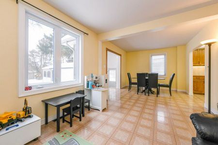 For Lease - 87 Ashbourne Drive, Toronto, Ontario - Photo 2