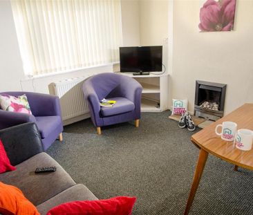 3 bedroom private hall to rent - Photo 5