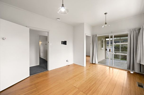 Located in the popular suburb of Hamilton East, this charming three bedroom home is well worth a look. - Photo 1