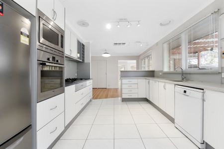 11 Burlington Crescent, Wantirna - Photo 4