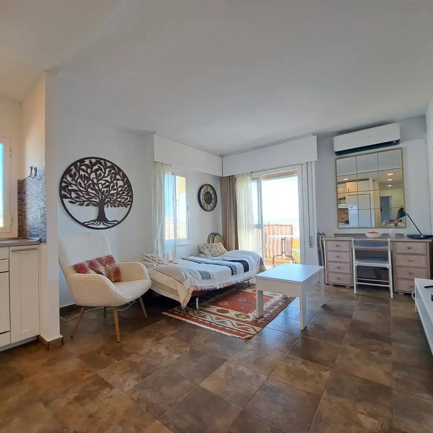 Apartamento de alquiler en Avenida Gamonal, Parque de la Paloma - Photo 1