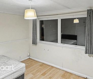 2 bedroom maisonette to rent - Photo 5