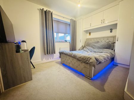 Valley Meadow, Bradford, Denholme - Photo 5