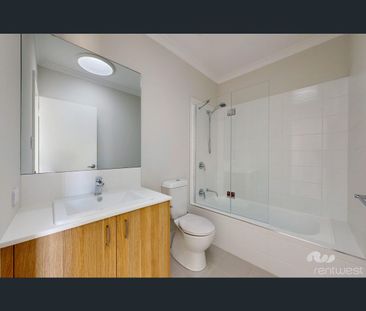 15 Ischl Street, Alkimos, WA 6038 - Photo 4