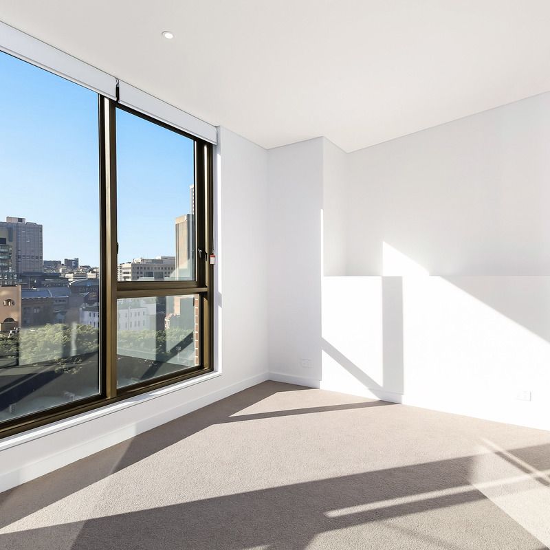 Level 10 | Bright Two Bedrooms - Photo 1