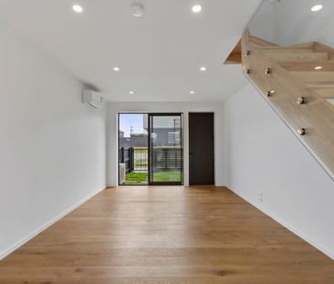 Modern Luxury - Unbeatable Location - Photo 5