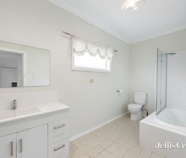 15 Linacre Street, Watsonia - Photo 6