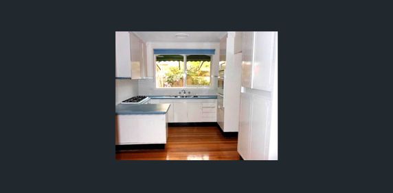 SPACIOUS LIGHT AND BRIGHT VILLA UNIT - PEACEFUL LOCATION - Photo 2