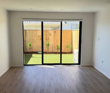 Modern 2-Bedroom Townhouse for Rent in Pakuranga, Auckland - Photo 5