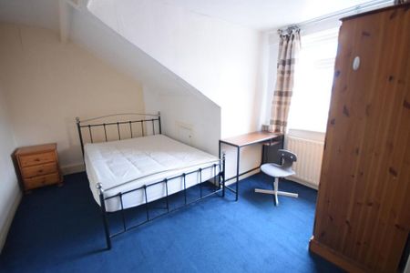 4 bedroom house to rent - Photo 3