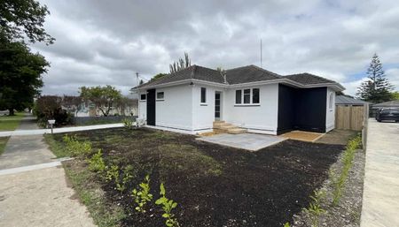 TAKARO- 3 BEDROOMS - Photo 3