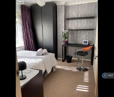 1 bedroom in a house share to rent - Photo 3