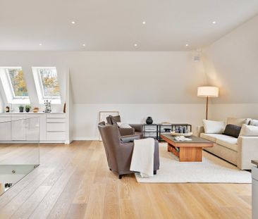 Geräumige Architekten-Villa von 2023 mit Lift, Tiefgarage und Spa-B... - Foto 1