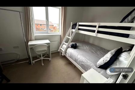 2 bedroom semi-detached house to rent - Photo 2