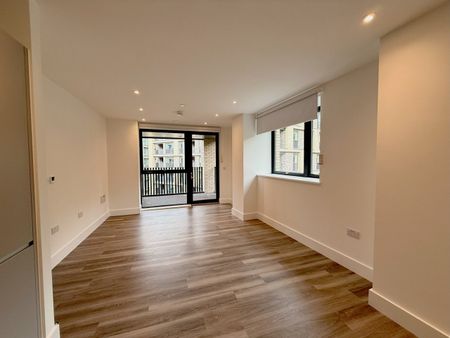 2 Bed Flat, Juniper Crescent, SE10 - Photo 3