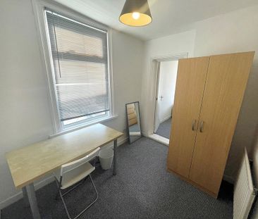 5 bedroom terraced house to rent - Photo 3