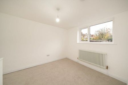 Torrington Gardens, Bounds Green, N11 - Photo 2