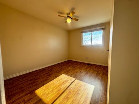 For Lease - 135 Luxury Avenue Unit# Main, Bradford West Gwillimbury, Ontario - Photo 4