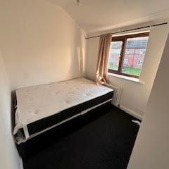 Room in a Shared House, Neville Place, LS9 - Photo 2