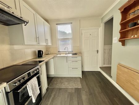 2 bedroom terraced house to rent - Photo 4