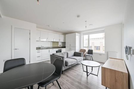 2 bedroom flat to rent - Photo 2