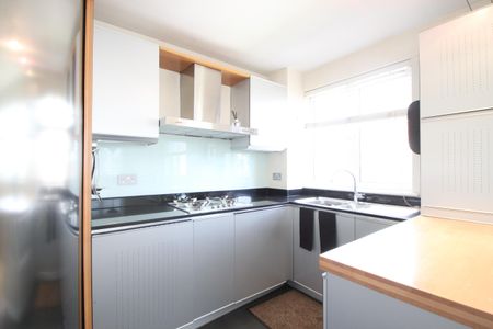 Lee Court, W8, London - Photo 3