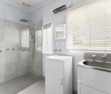 Charming Cottage in the Heart of Woodend - Photo 5