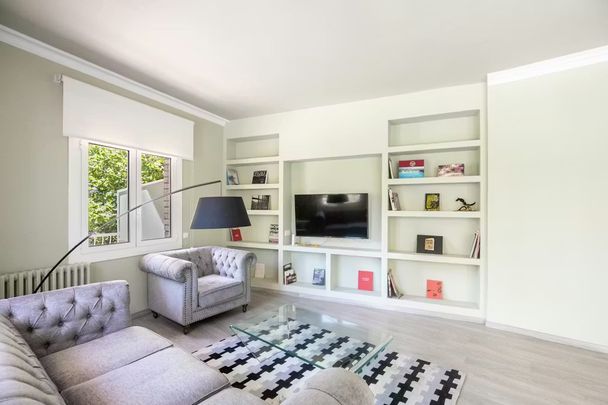 Avinguda de Roma, Barcelona, Catalonia 08011 - Photo 1