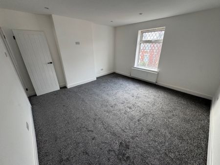 2 Bedroom Terraced House - Photo 4