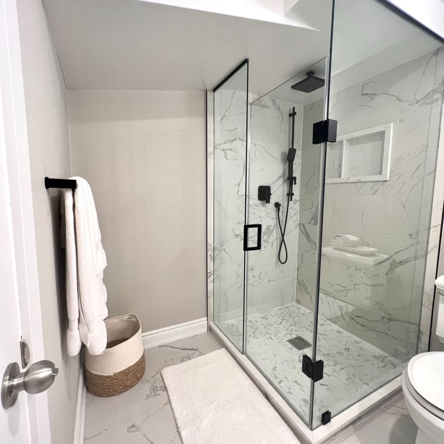 For Lease - 964 Albertson Crescent Unit# Lower Level, Mississauga, Ontario - Photo 1