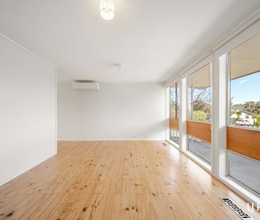 12 Millhouse Crescent, Higgins ACT, Belconnen - Photo 2