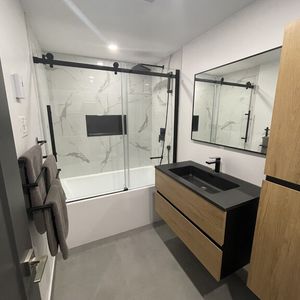 4 1/2 MEUBLÉ ET ENTIÈREMENT RÉNOVÉ - Photo 3