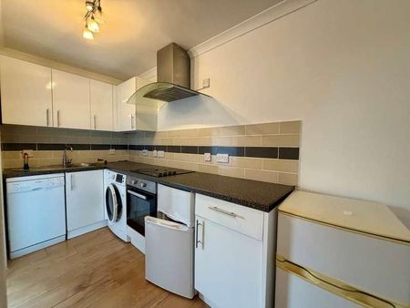 Winchester House, Bishops Walk, HP21 - Photo 3