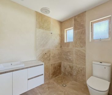 Renovated Ground Floor Unit in Prime Surfers Paradise Location - Photo 5