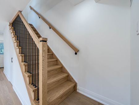 For Lease - 6 Greyton Crescent, Toronto, Ontario - Photo 3