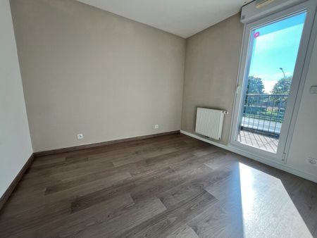 Location Appartement 3 pièces 65m² AMBARES ET LAGRAVE 33440 - Photo 2
